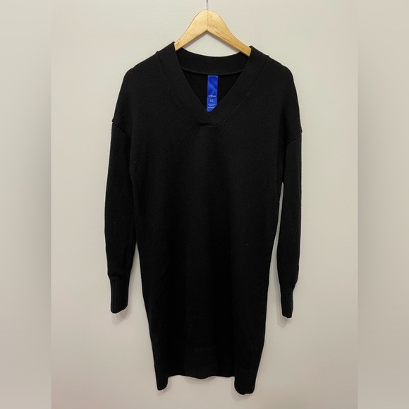 Kit & Ace Women's Chunky Merino Sweater Dress in Black - Picture 1 of 12